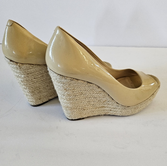 Vince Camuto Beige Wedge. - Picture 3 of 6